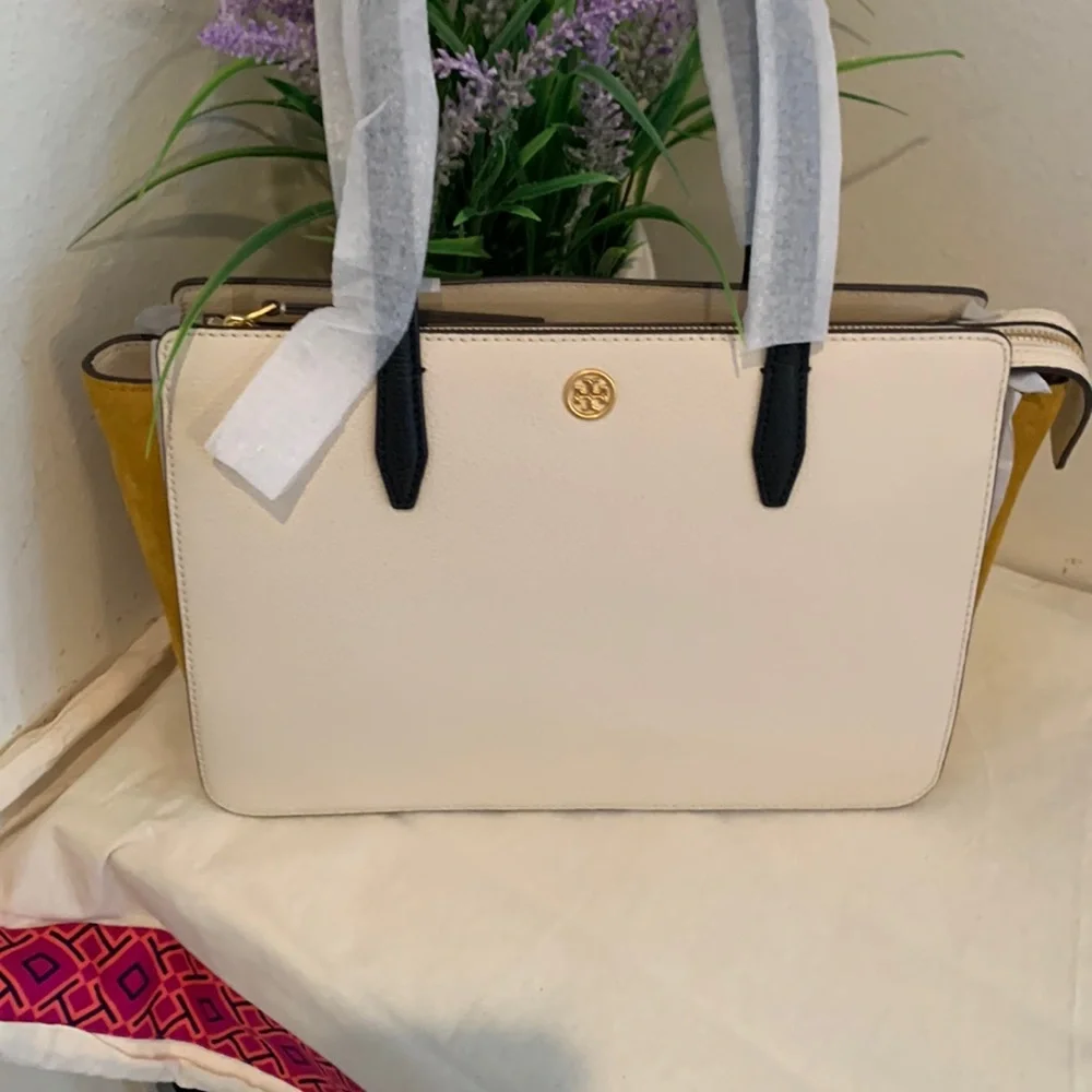 Tory Burch Robinson Colorblock Small Leather Tote
TORY BURCH - Picture 2 of 16